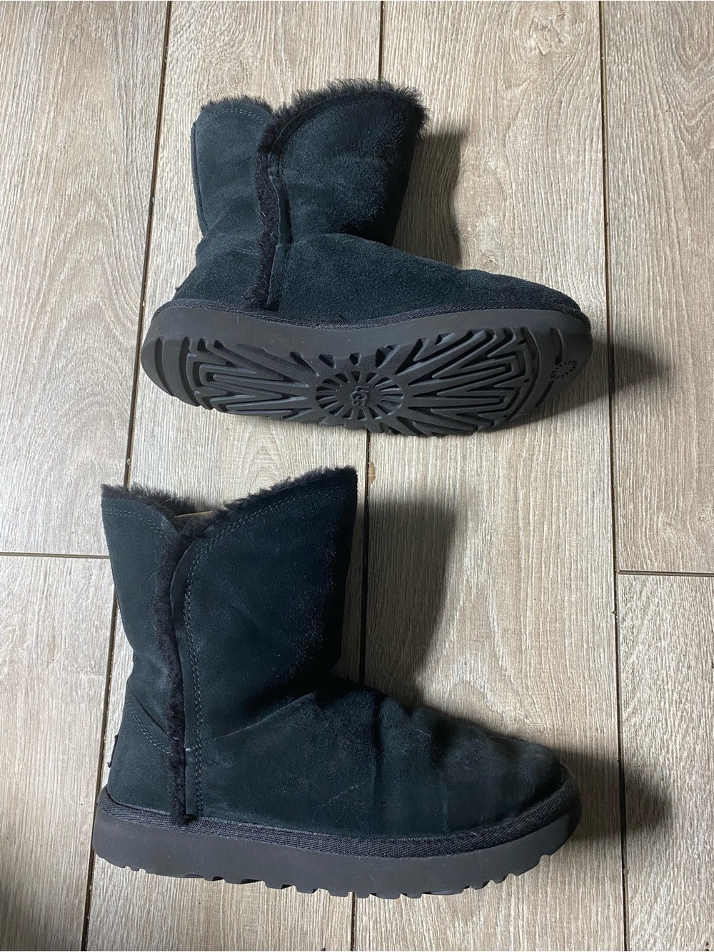 UGG Classic Fluff High-Low Black Suede Sheepskin Boots Sz 6